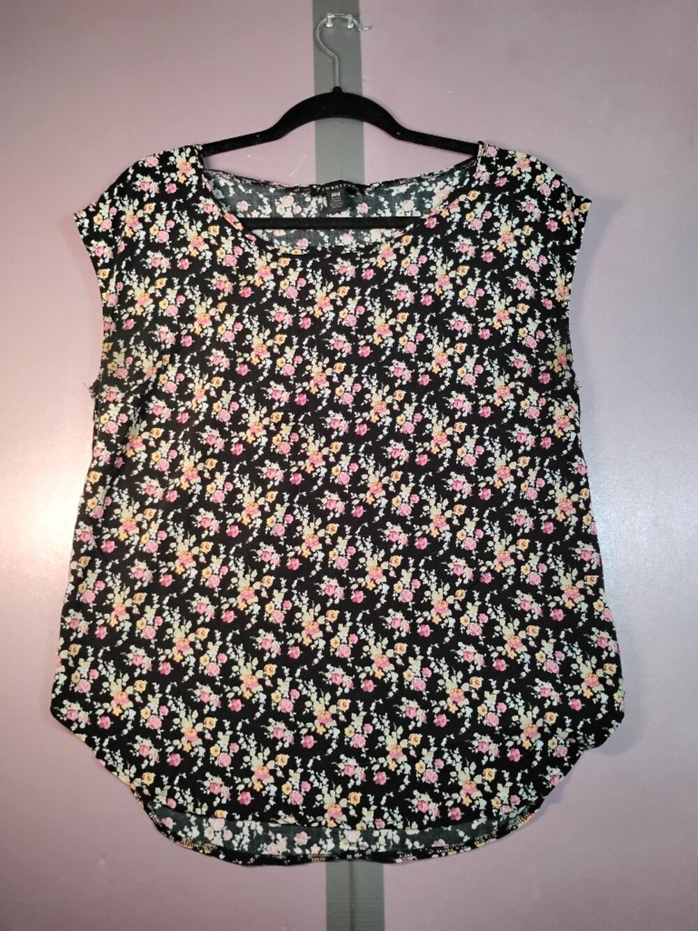 Twenty One Black Floral Sleeveless Blouse Size M/M Lightweight